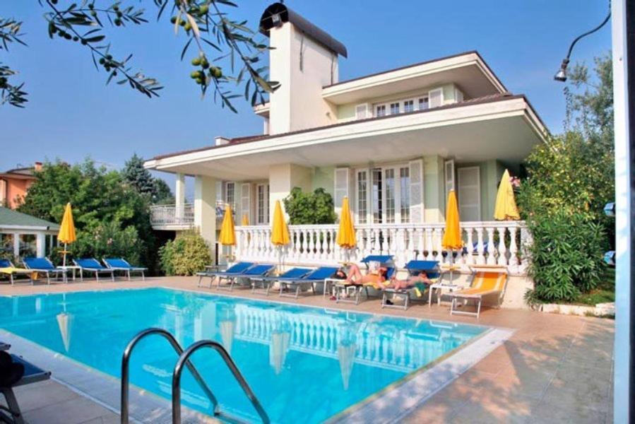 Hotel Gardenia & Villa Charme Adults Friendly 4Star Service Bardolino Bagian luar foto