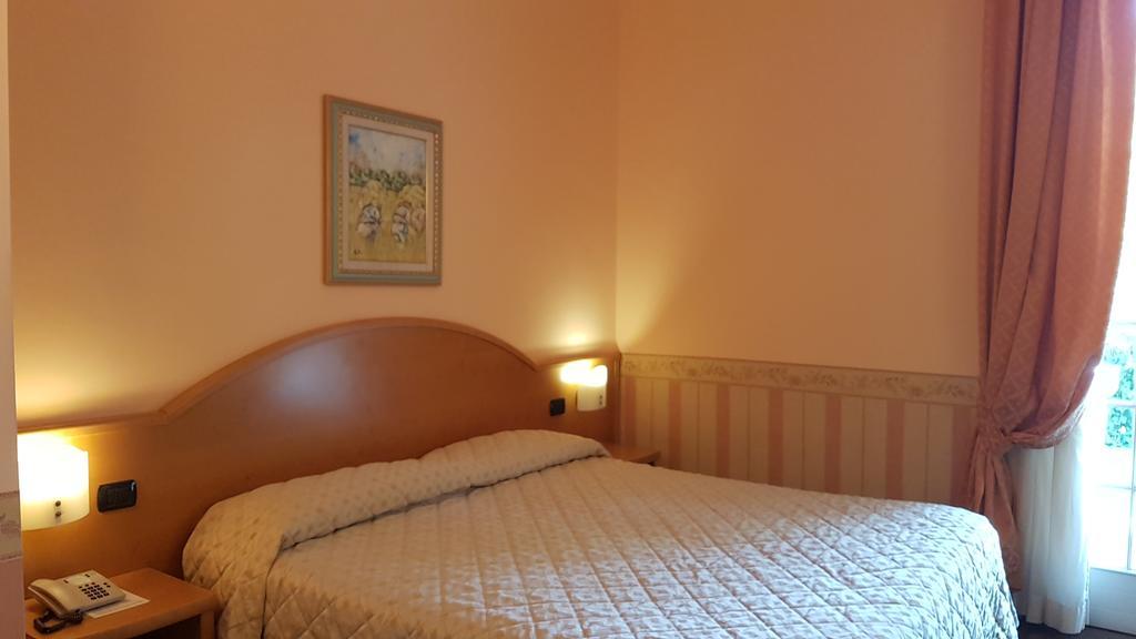 Hotel Gardenia & Villa Charme Adults Friendly 4Star Service Bardolino Bagian luar foto