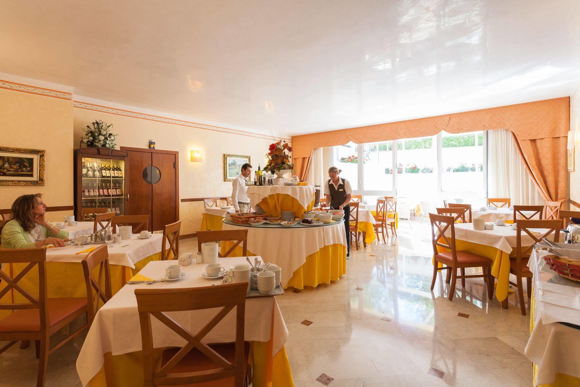 Hotel Gardenia & Villa Charme Adults Friendly 4Star Service Bardolino Bagian luar foto