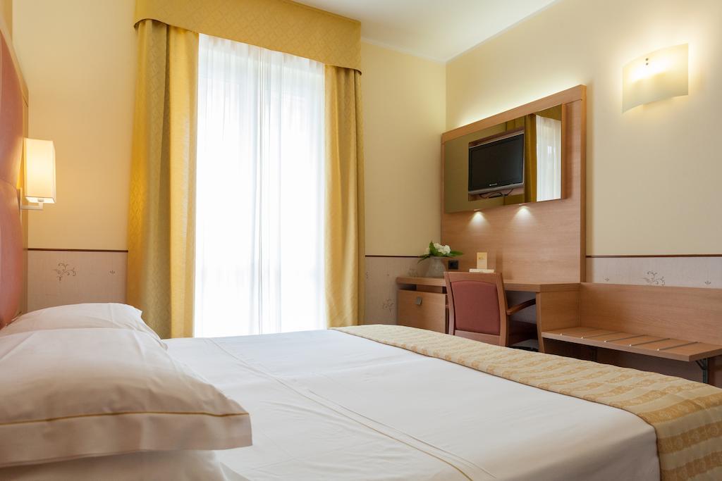 Hotel Gardenia & Villa Charme Adults Friendly 4Star Service Bardolino Bagian luar foto