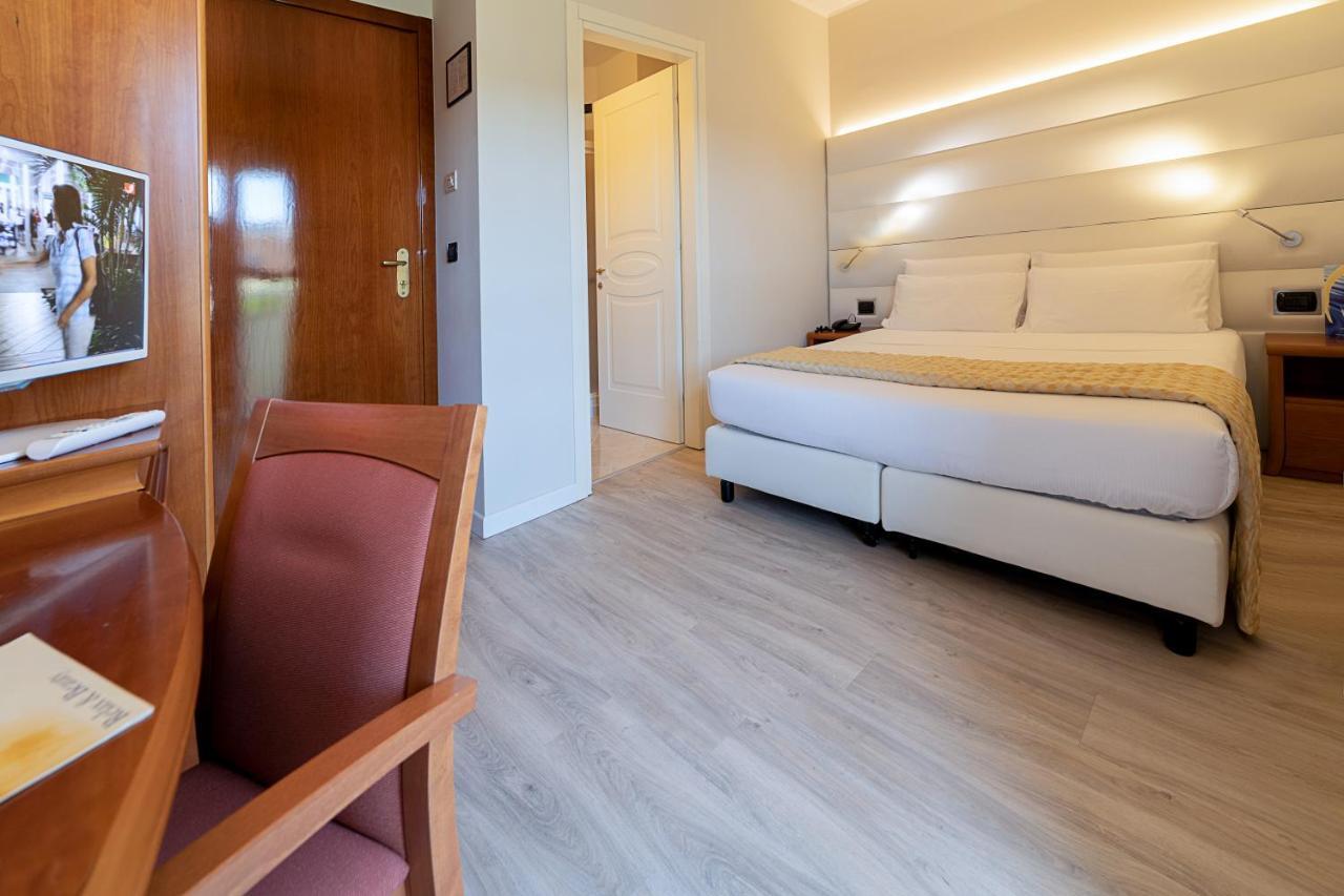 Hotel Gardenia & Villa Charme Adults Friendly 4Star Service Bardolino Bagian luar foto