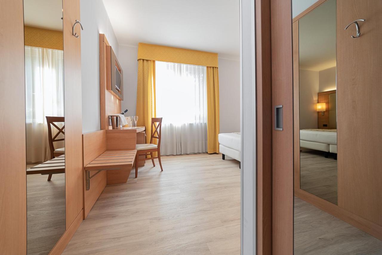 Hotel Gardenia & Villa Charme Adults Friendly 4Star Service Bardolino Bagian luar foto