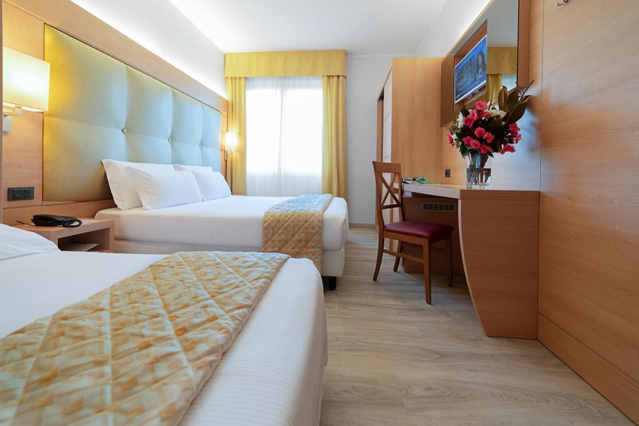 Hotel Gardenia & Villa Charme Adults Friendly 4Star Service Bardolino Bagian luar foto