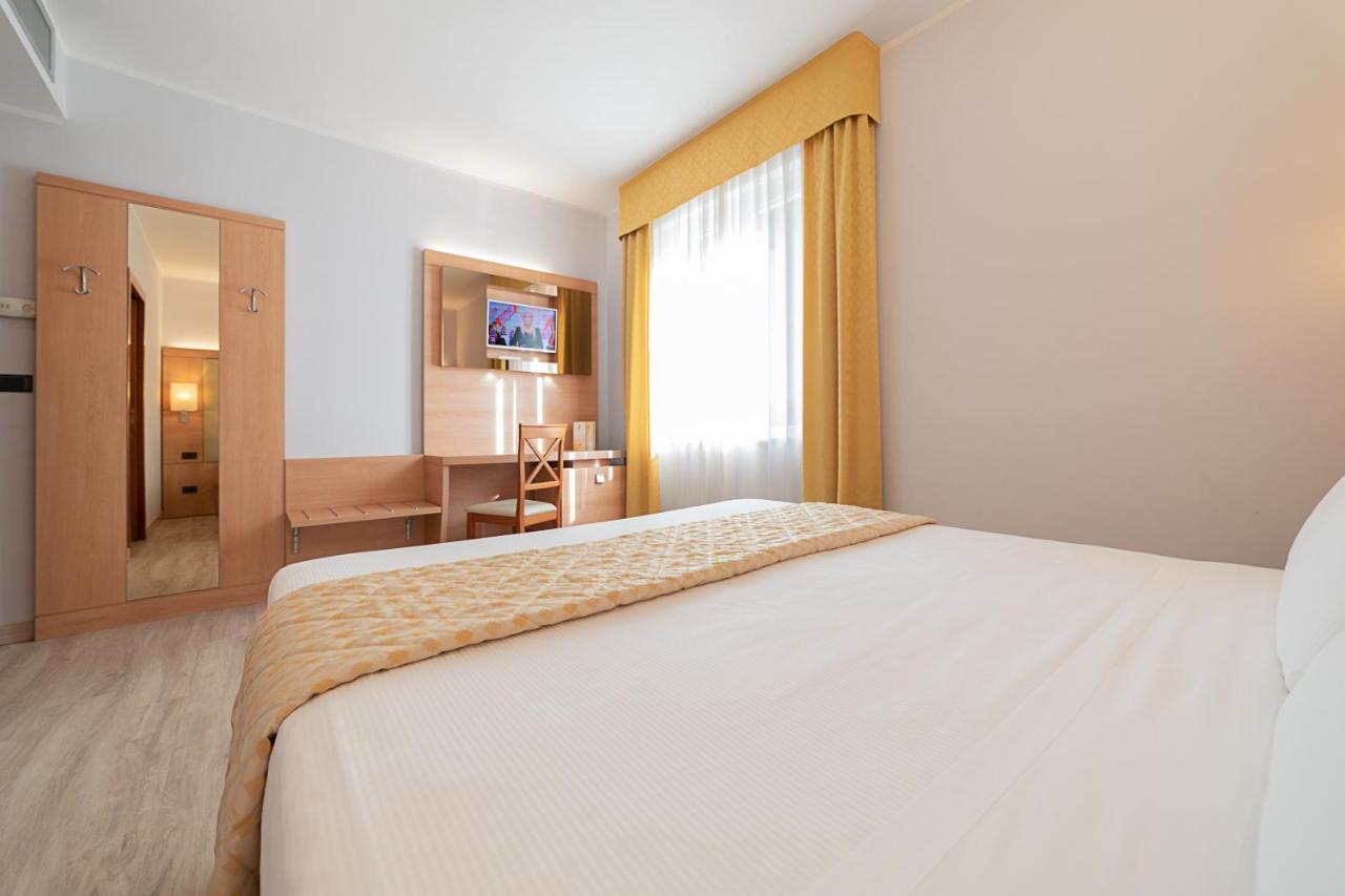 Hotel Gardenia & Villa Charme Adults Friendly 4Star Service Bardolino Bagian luar foto