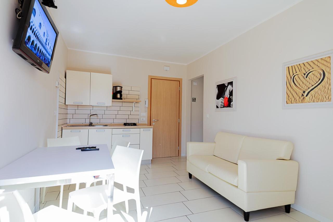 Hotel Gardenia & Villa Charme Adults Friendly 4Star Service Bardolino Bagian luar foto